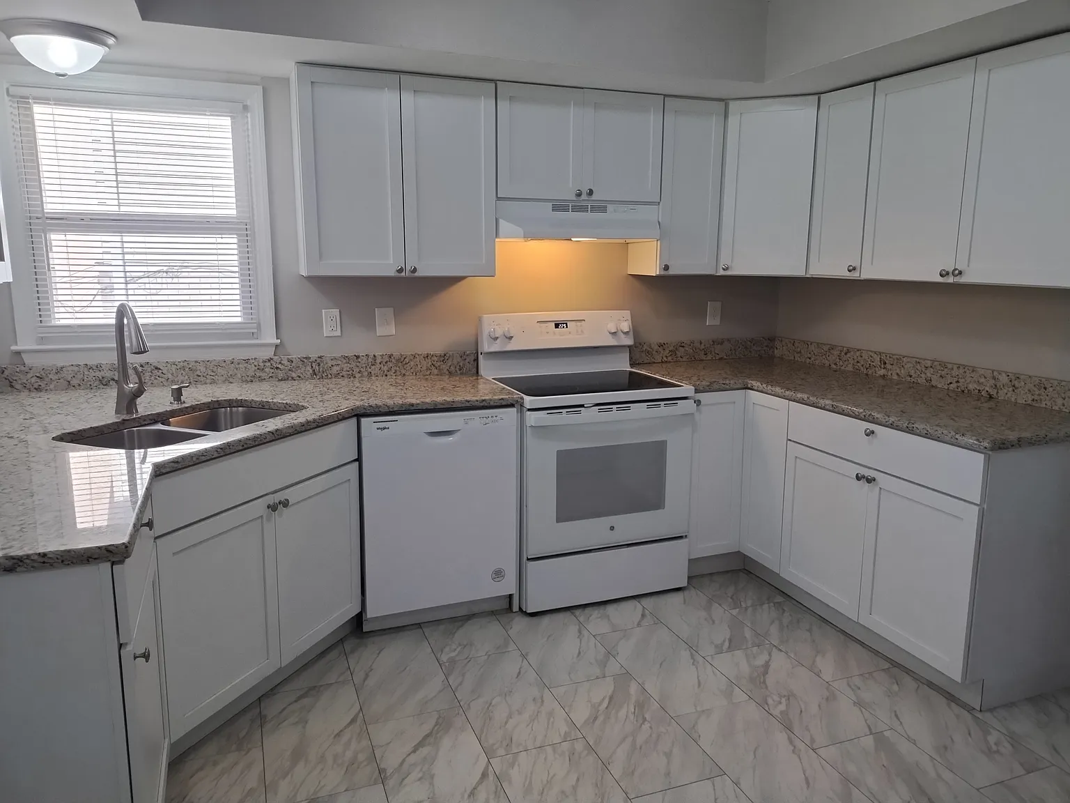 4 bed, 1.5 bath, 1992 sqft, $1,760 — Photo 1