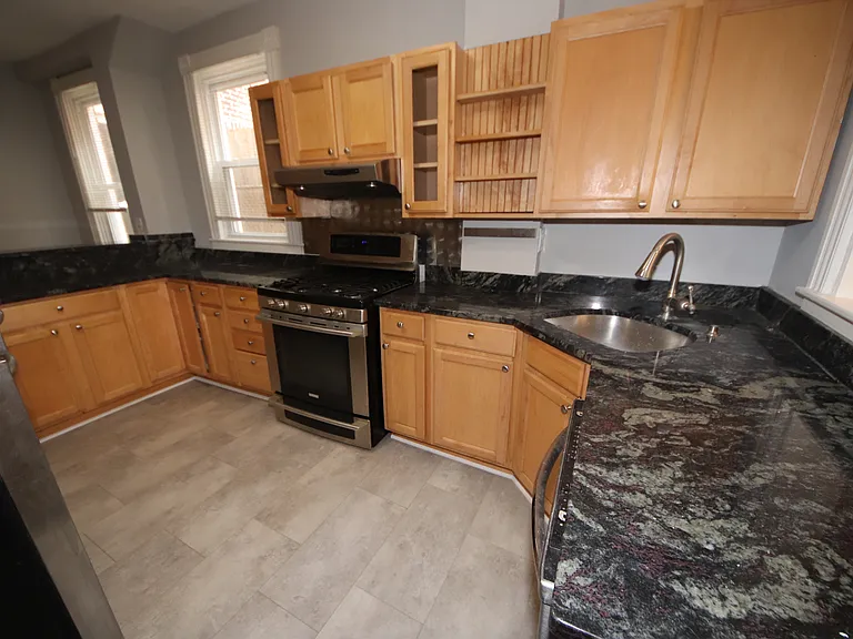 1419 Light St — Photo 12
