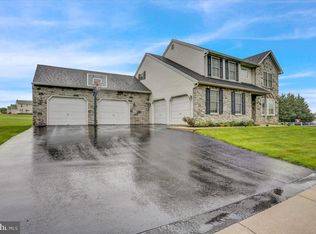 101 Primrose Ln, Sinking Spring, PA 19608