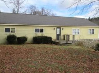 136 Charlton St, Oxford, MA 01540