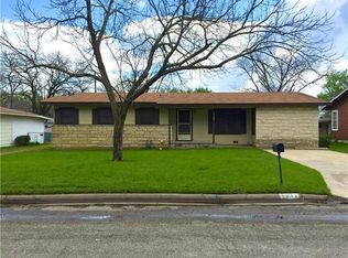 1011 Kirk St, Taylor, TX 76574