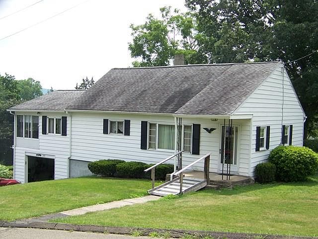 1st image of 285 W 16th St