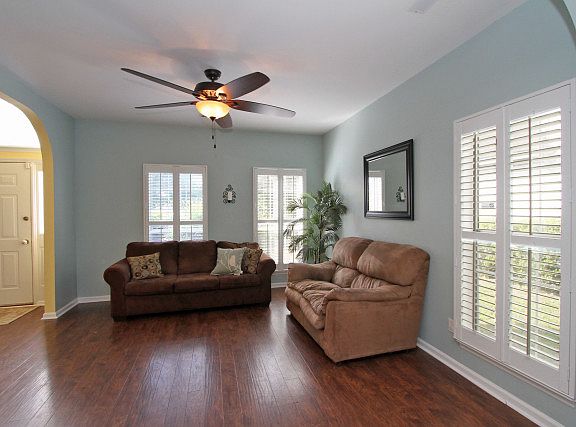3rd image of 1911 Falling Creek Cir