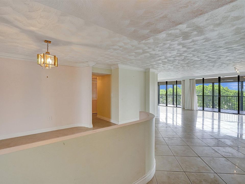 1st image of 2806 N 46th Avenue #532D