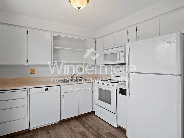 2702 E 31st Ave — Photo 29