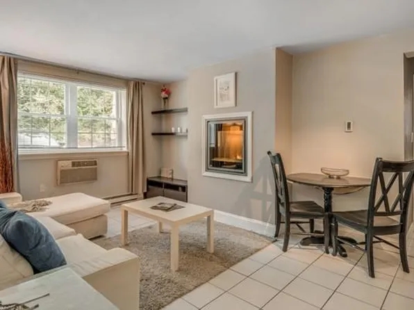 3 Colonial Village Dr, Arlington, MA