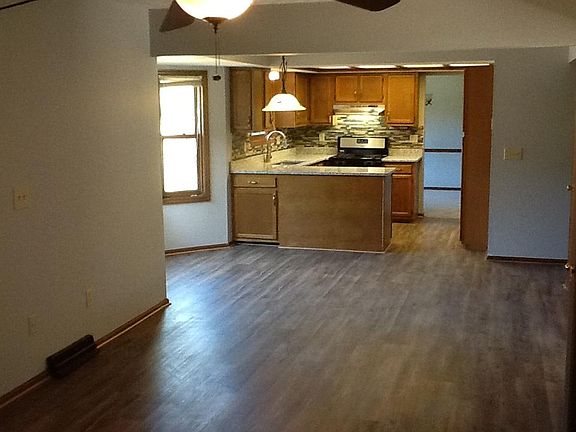 3rd image of 267 Colony Park Dr