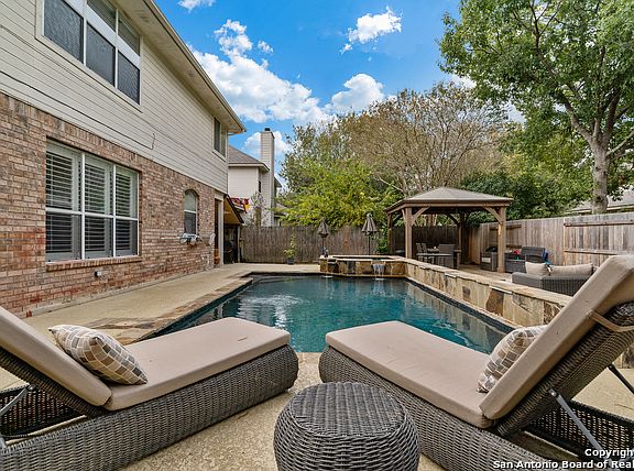 3rd image of 3039 Fall Valley Dr