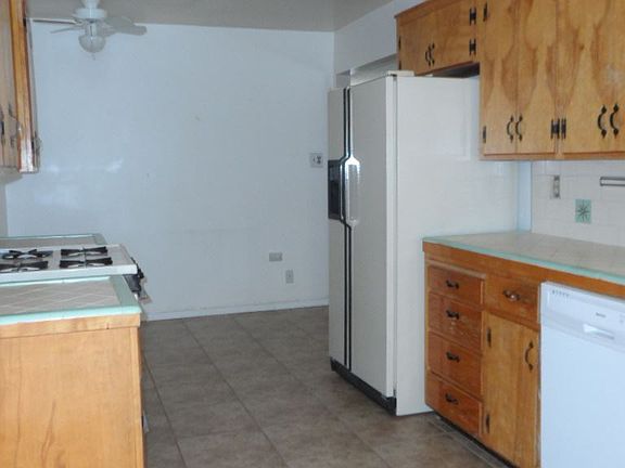 4th image of 921 Manzanita Dr