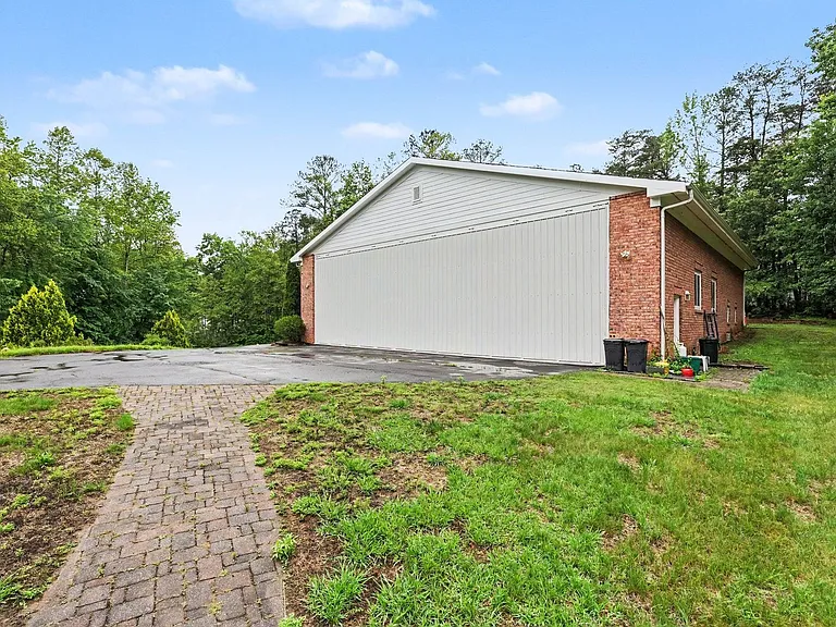10 Piper Pl — Photo 42