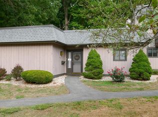 4 Deepwood Dr #4, Southington, CT 06489