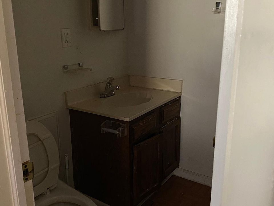 1st image of 4809 Bradford Dr