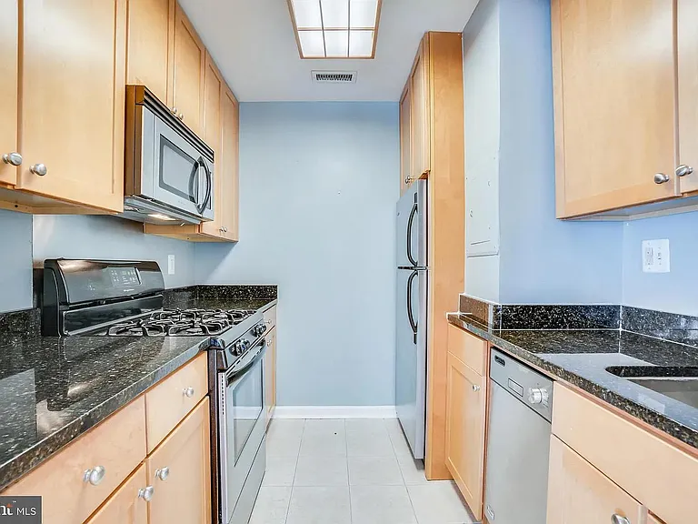 1730 Arlington Blvd #403 — Photo 5