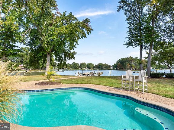 3rd image of 208 Piney Point Lndg