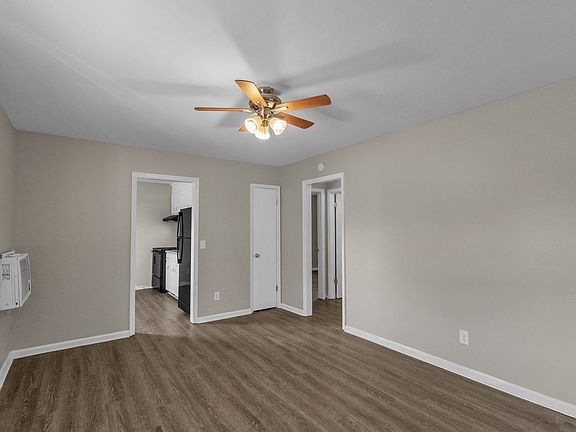 3rd image of 128 Calvin Ct APT D