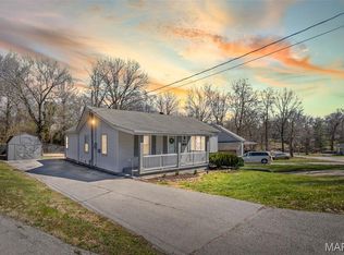 2425 La Salle Dr, Alton, IL 62002