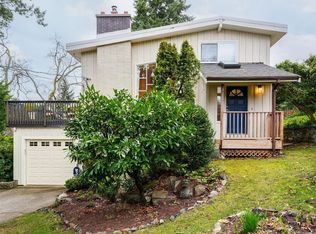 3512 Plymouth Rd, Oak Bay, BC V8P 4X4
