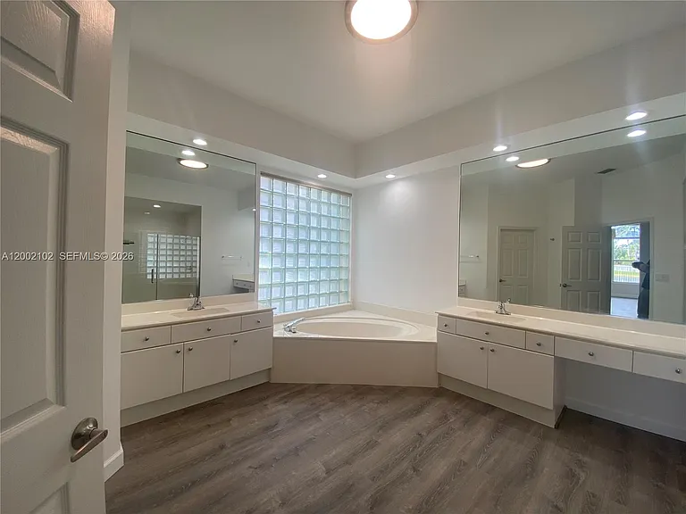 2486 Bay Isle Dr — Photo 21