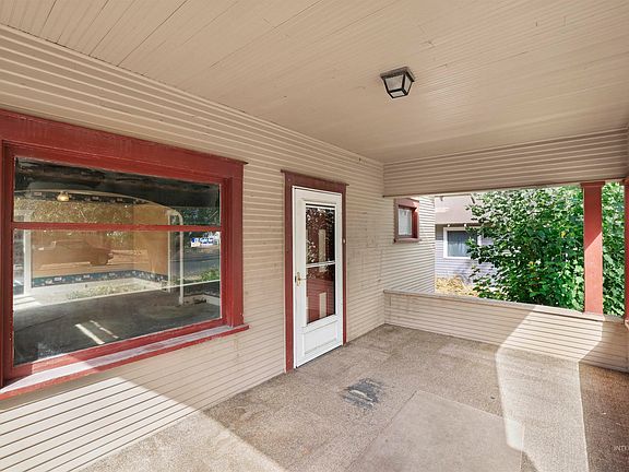 3rd image of 435 6th Ave N