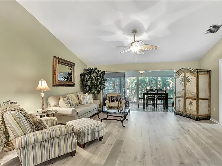 5899 Chanteclair Dr #226 — Photo 2
