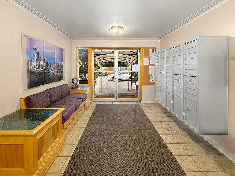 1800 Taylor Ave N #112 — Photo 4