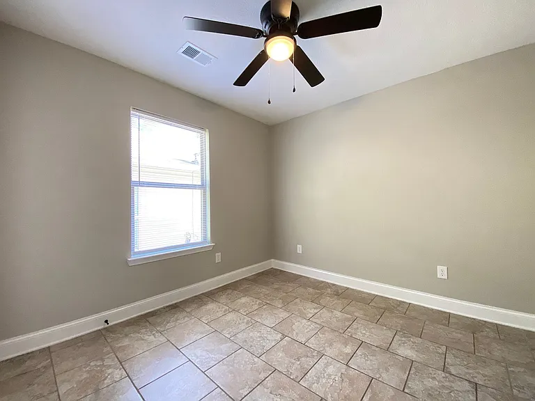 312 Bellewood Ln #B — Photo 6