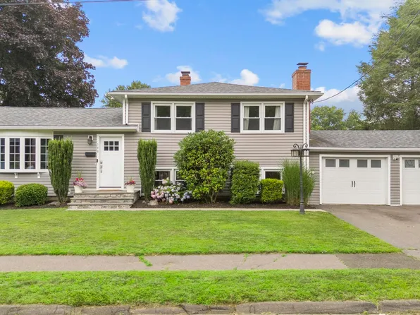 180 Manomet Avenue, North Haven, CT 06473