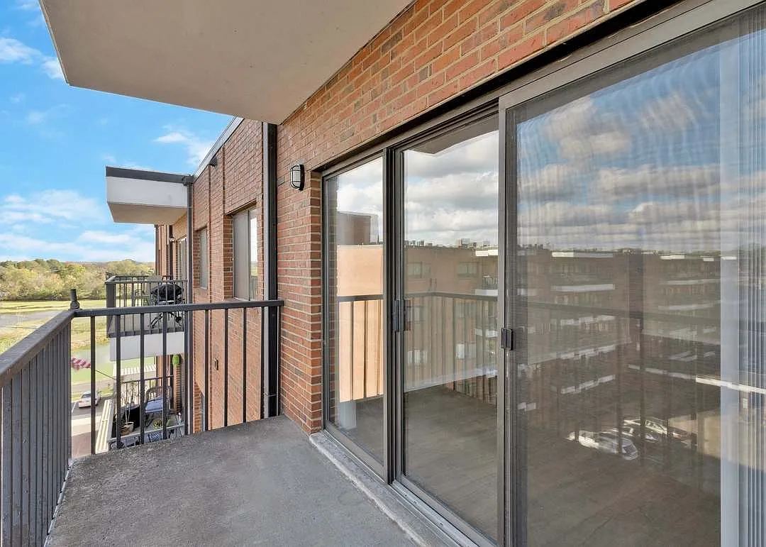 2 bed, 1190 sqft, $1,650 — Photo 1