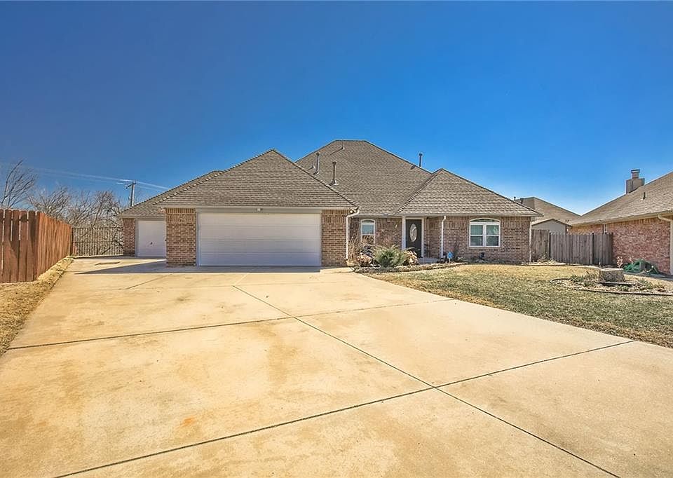 1st image of 1304 SW 121st Pl