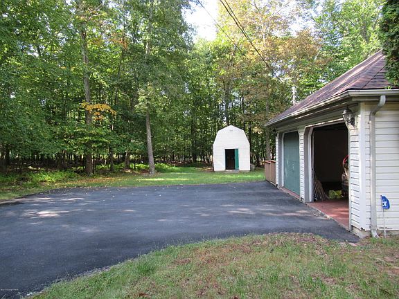 4th image of 144 Dawn Ln