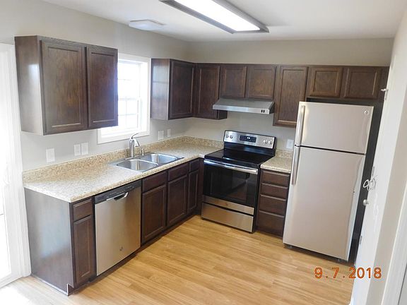 4th image of 1416 River Dr