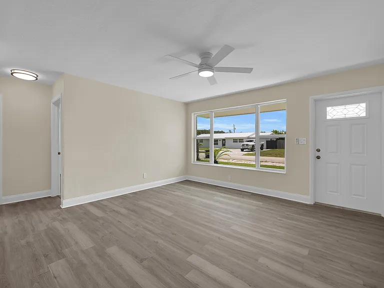 19035 SE Southgate Dr — Photo 2