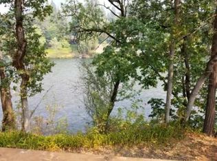 22262 Highway 62 UNIT A, Shady Cove, OR
