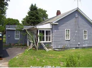 3 Lake St, Moosup, CT 06354