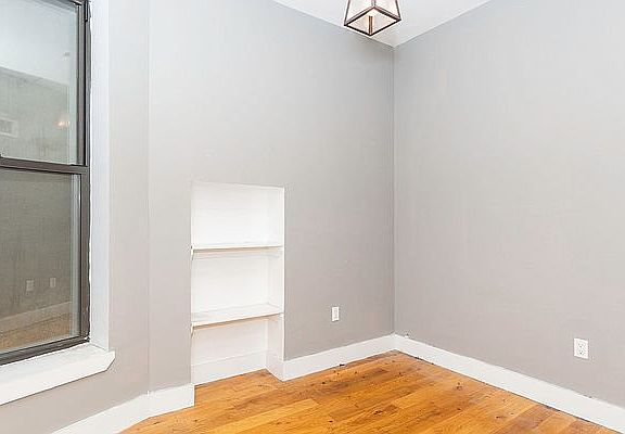 5th image of 1444 Pacific St APT 2R