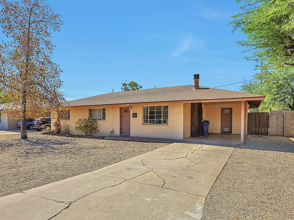 727 E Vista Del Cerro Dr