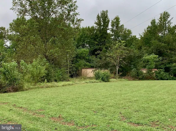 1902 Sandy Ln, Warsaw, VA 22572