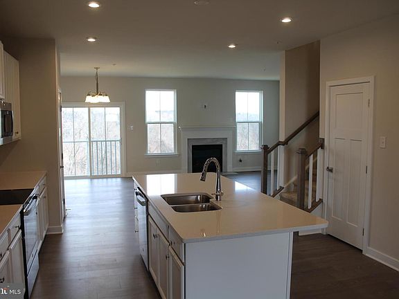 4th image of 8014 Milltown Cir
