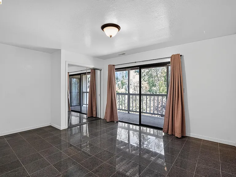 525 Hampton Rd — Photo 23