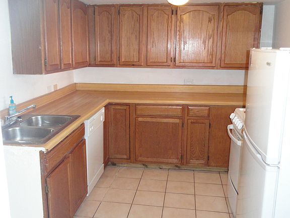 5th image of 428 W 3rd St