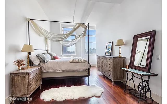 Rented by Douglas Elliman | media 23