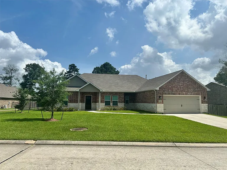 3311 Passage Ln — Photo 1