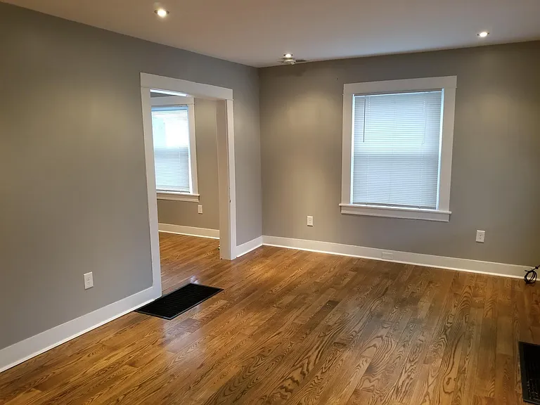 455 W High St — Photo 2