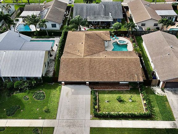 2nd image of 1451 SW 25th Ave