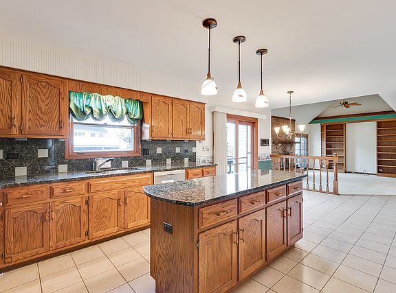 5th image of 5800 Arlingdale Dr