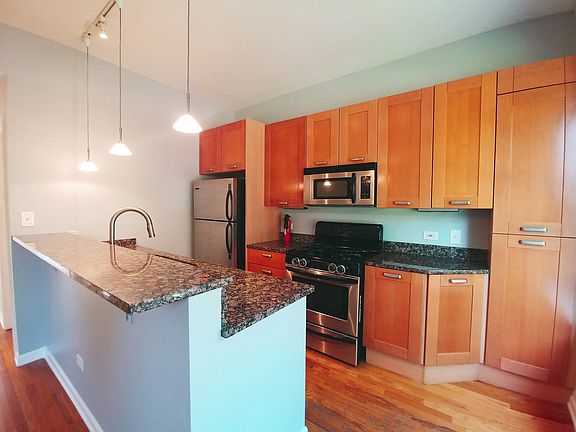 3rd image of 1316 W North Shore Ave #1