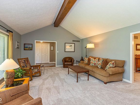 4th image of 8217 Castle Dr