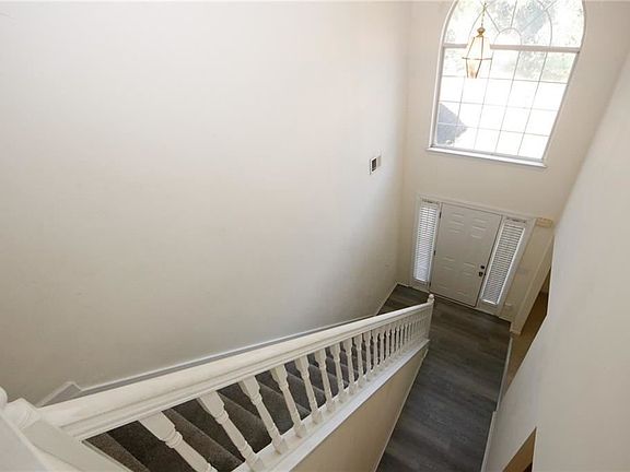 3rd image of 568 Wren Walk