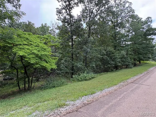 7038 Port Perry Dr, Perryville, MO 63775