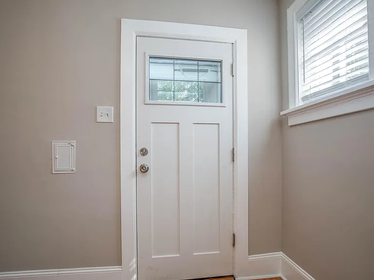 5644 Chippewa St — Photo 2